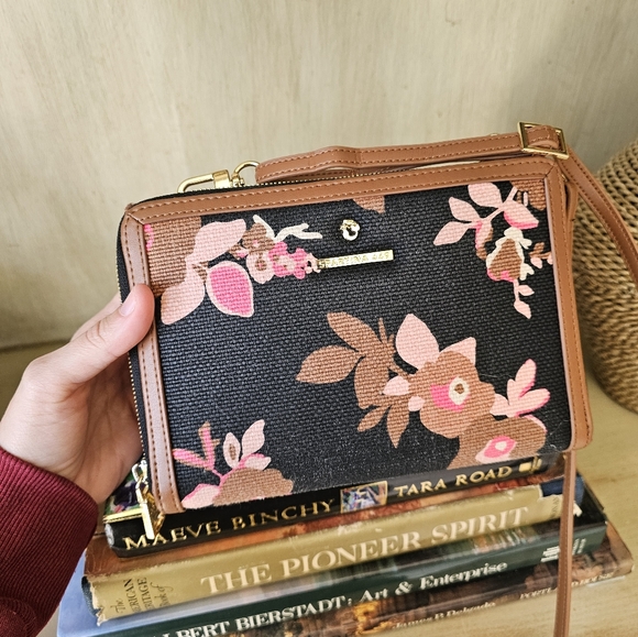 $124 Spartina 449 Verdier Essentials Crossbody - Picture 5 of 14